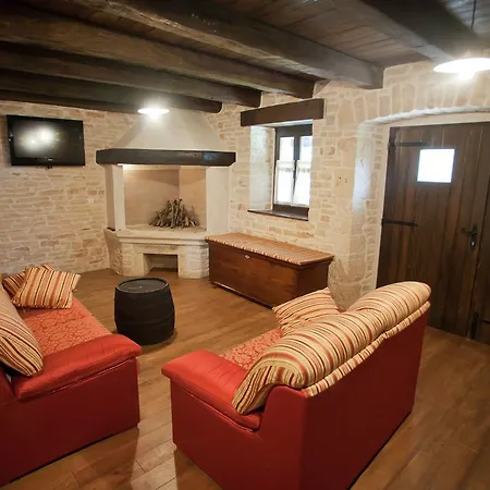 Spacious With Private Swimming Pool In