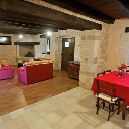 Villa Spacious With Private Swimming Pool In